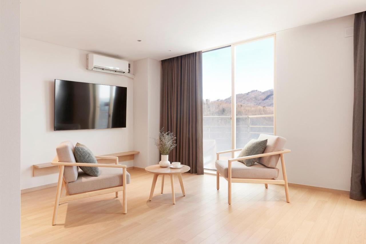 Phoenix Hotel 4*